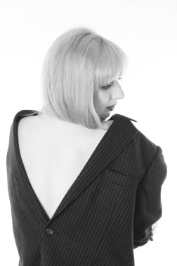 Bir adamın ceketi studio poz ile seksi kadın