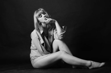 seksi güzel genç woman.passion kız erkek gömlek