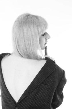 Bir adamın ceketi studio poz ile seksi kadın