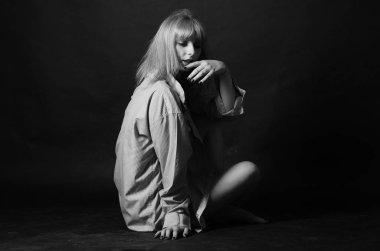 seksi güzel genç woman.passion kız erkek gömlek