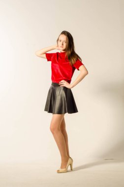 Genç güzel kız portresi. Fotoğraf çekimi stüdyoda idam.