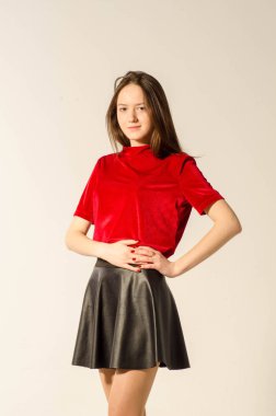 Genç güzel kız portresi. Fotoğraf çekimi stüdyoda idam.