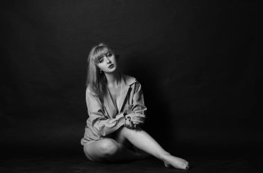 seksi güzel genç woman.passion kız erkek gömlek