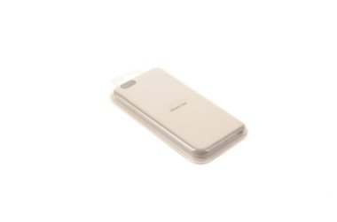 Akıllı telefon aksesuarları beyaz arkaplanda izole edildi.