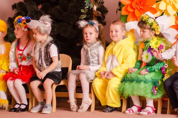 Ukraina, Lutsk, 13 mars 2018. La maternelle est la cinquième. Matinée de vacances pour enfants. Enfants d'âge préscolaire en vacances — Photo