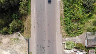 Yol, kuş bakışı, dron atışı.
