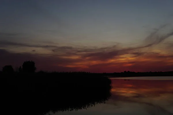 Colorido atardecer sobre el océano en Maldivas —  Fotos de Stock