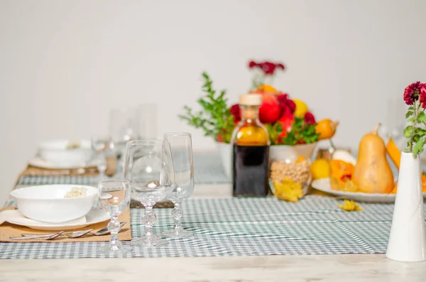 Beautiful table setting with lavender flowers on wooden background — Stock Photo, Image