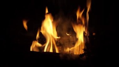 Ateş siyah üzerine ateş