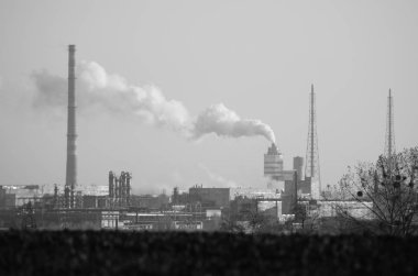 Petrol rafinerisi. Birincil petrol rafinerisi ekipmanı