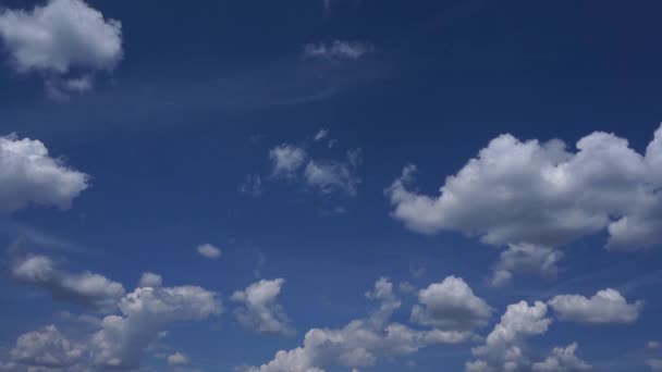 Prachtige Lucht Met Witte Wolken — Stockvideo