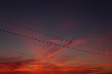 Renkli günbatımı okyanus üzerinde Maldivler