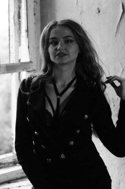 güzel seksi kadın iç çamaşırı - siyah-beyaz fotoğraf içinde uygun