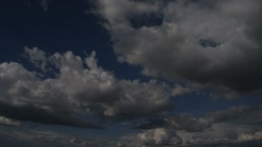 Güzel bulutların hızlandırılmış görüntüleri