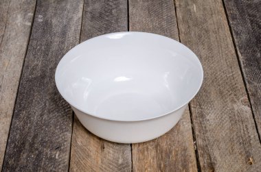 Ahşap arka plan üzerinde lavanta çiçekli güzel sofra