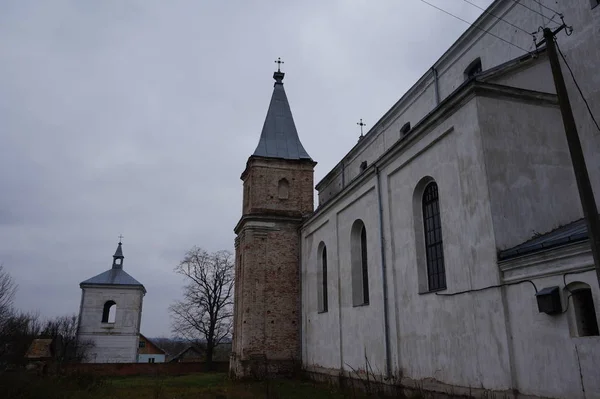 Stara dekoracja portalu kościelnego we Florencji we Włoszech — Zdjęcie stockowe