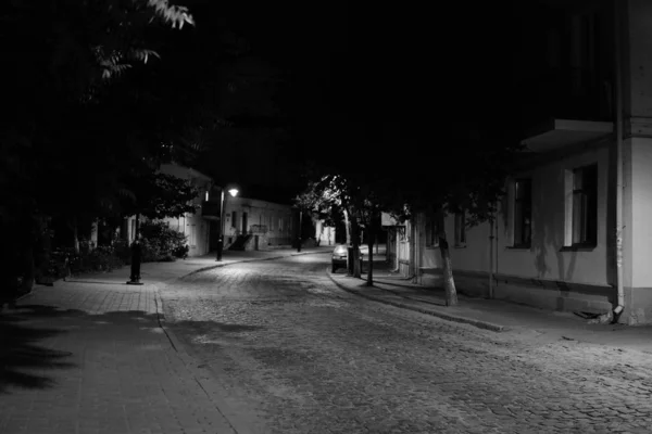 Bela rua à noite em Sibiu, Roménia — Fotografia de Stock