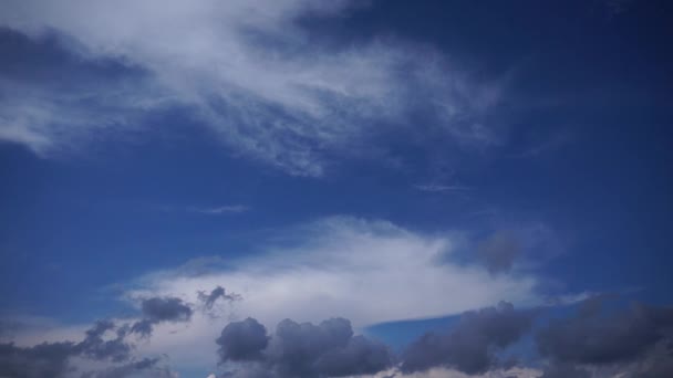 Hermoso Cielo Con Nubes Blancas — Vídeos de Stock