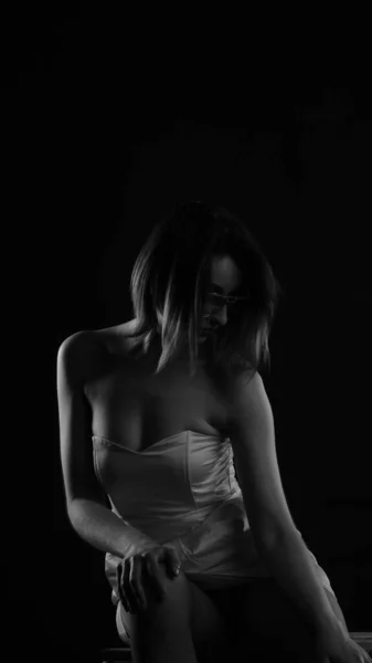 Beautiful Woman Short Hear Dress Posing Dark Studio Background — Stock Photo, Image