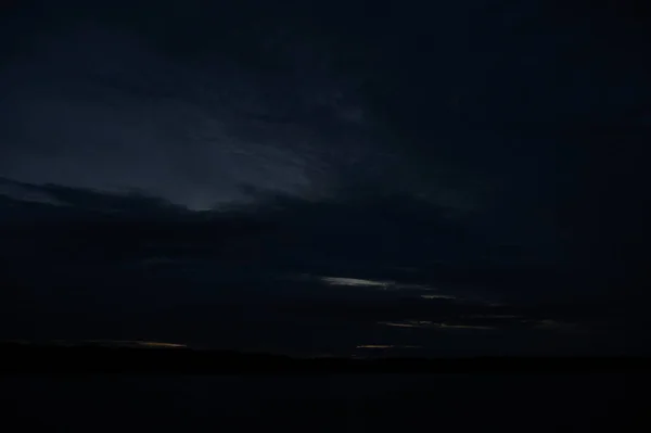 Vista Pitoresca Céu Escuro Sem Fim Início Manhã — Fotografia de Stock