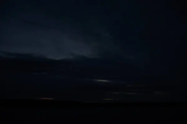 Vista Pitoresca Céu Escuro Sem Fim Início Manhã — Fotografia de Stock