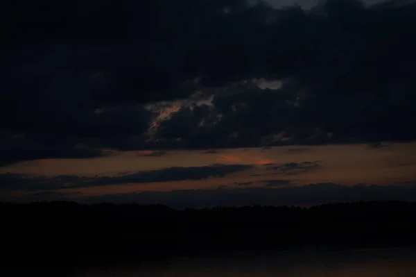 Vista Pitoresca Céu Escuro Sem Fim Nascer Sol — Fotografia de Stock