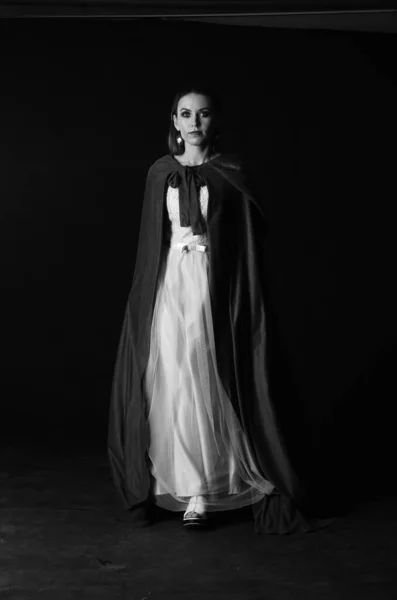 Beautiful Woman Cloak Dark Background Dramatic Fantastic Shooting — Stock Photo, Image