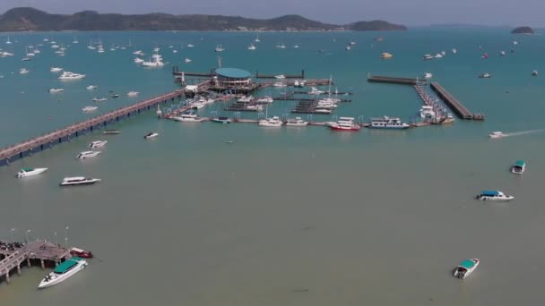 Yachthafen Luftaufnahmen Pier Meer — Stockvideo