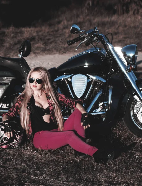 güzel sarışın kadın açık.