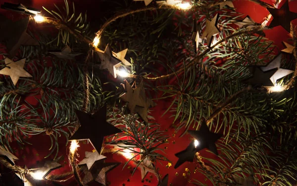Christmas Garland Röd Bakgrund — Stockfoto