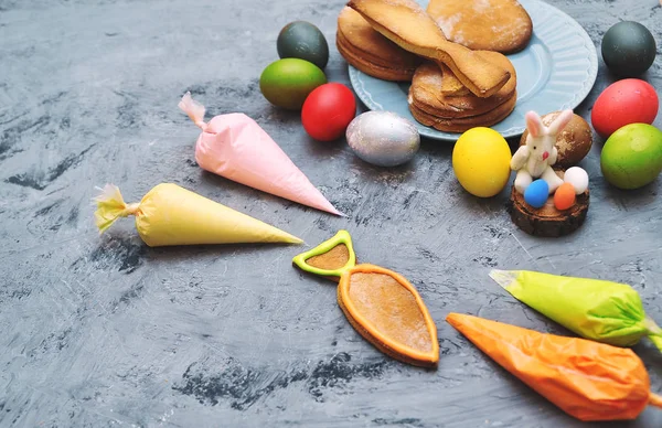 Biscoitos Páscoa Fundo Pedra Com Coloração Alimentos — Fotografia de Stock