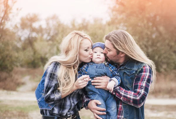 Keluarga Bahagia Luar Konsep Hari Ayah Konsep Hari Ibu Keluarga — Stok Foto