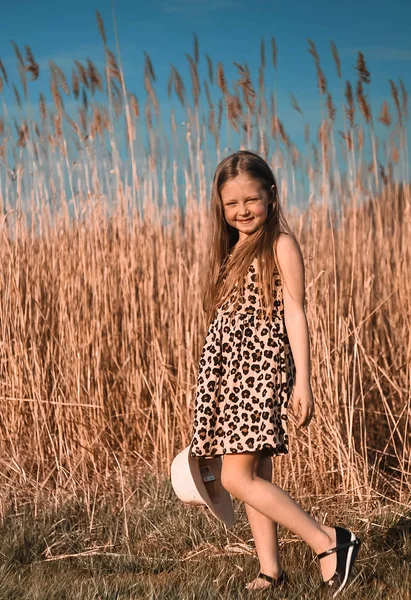 Cute Little Girl Walking Beach Summertime Concept — Stock Photo, Image