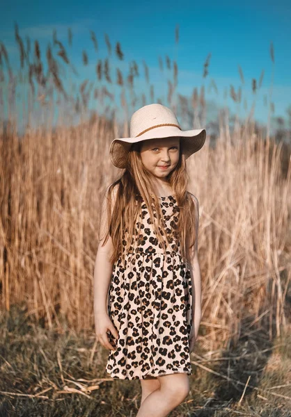 Cute Little Girl Walking Beach Summertime Concept — Stock Photo, Image