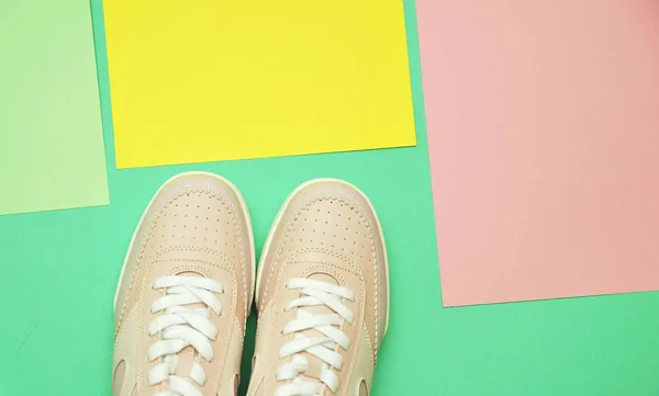 Zapatos Elegantes Sobre Fondo Color — Foto de Stock