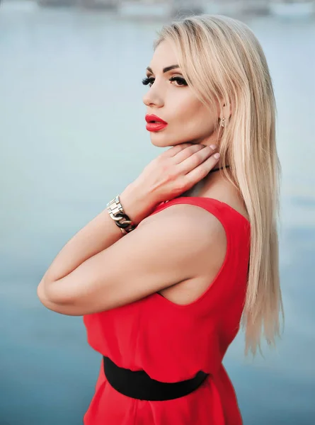 Beautiful Girl Red Dress — Stock Photo, Image