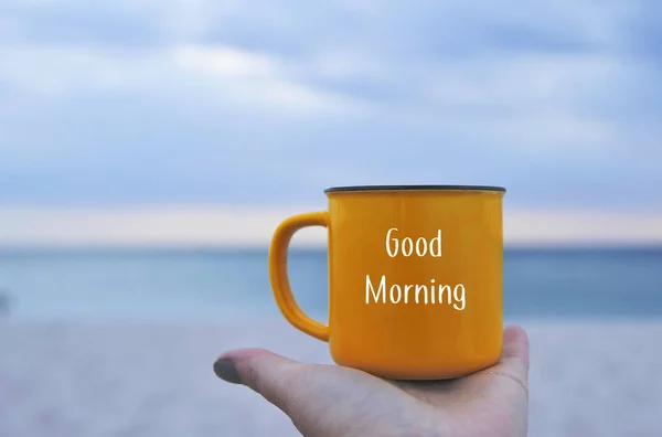 Heiße Tasse Tee Guten Morgen Gelbe Tasse Frauenhand — Stockfoto