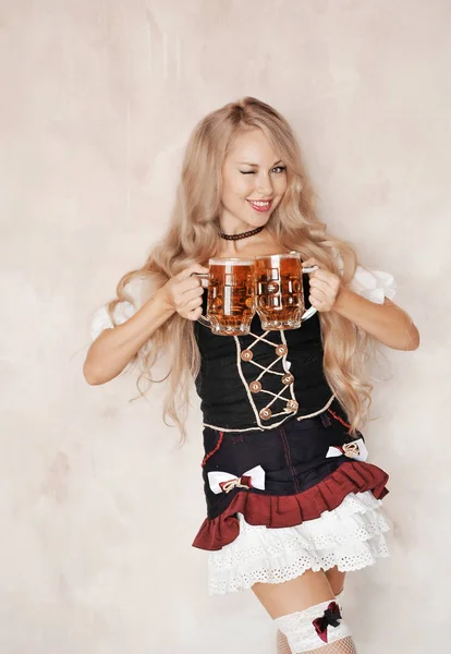 Belle Femme Robe Avec Verre Bière Oktoberfest — Photo