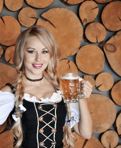 Concept Oktoberfest Belle Femme Robe Avec Bière — Photo