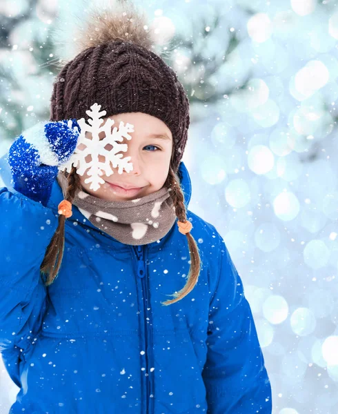 Cute Little Girl Plays Snow — Stock Photo, Image