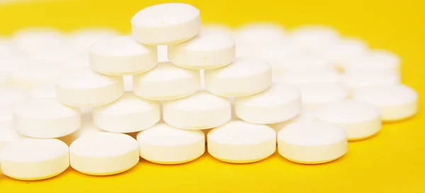Drogas Sobre Fondo Amarillo Concepto Salud — Foto de Stock