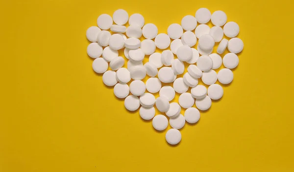 Narkotyki Żółtym Tle Koncepcja Opieki Zdrowotnej — Zdjęcie stockowe