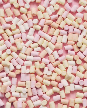 Renkli arkaplanda lokum.