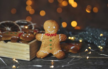  Noel kızıl adam kurabiyeleri ve baharatlar