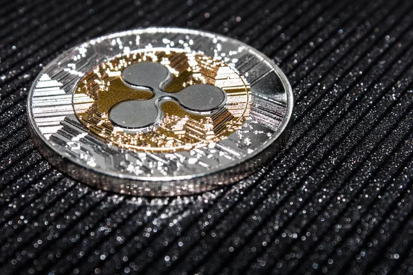 sikke cryptocurrency dalgalanma siyah arka plan üzerine.