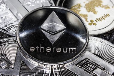 Cryptocurrencies Ethereum Litecoin Monero Dash dalgalanma. 