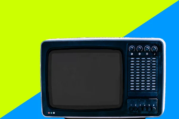 Sowjetisches analoges Retro-TV auf modernem Hintergrund — Stockfoto
