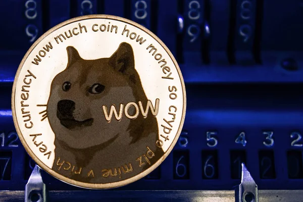 Cryptocurrency Dogecoin karşı arithmometer sayıda sikke.