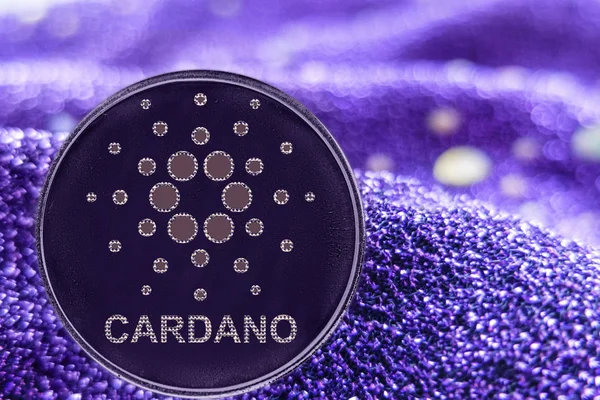 Cryptocurrency Cardano modern neon arka plan üzerinde para. Ada