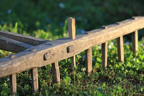 Alter Handgemachter Rechen Für Heu Dorf — Stockfoto